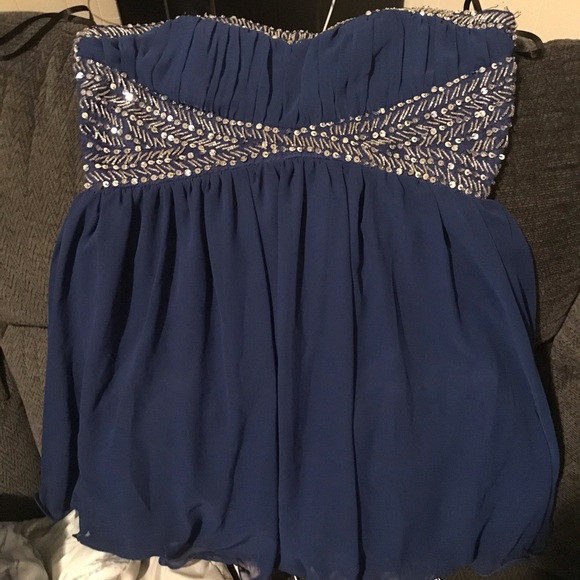 formal dress - Picture 2 of 3